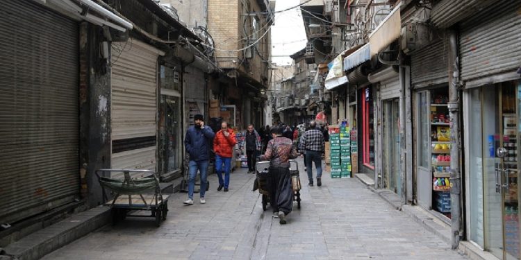 İran'ın birçok kentinde kepenk kapatma eylemleri sürüyor