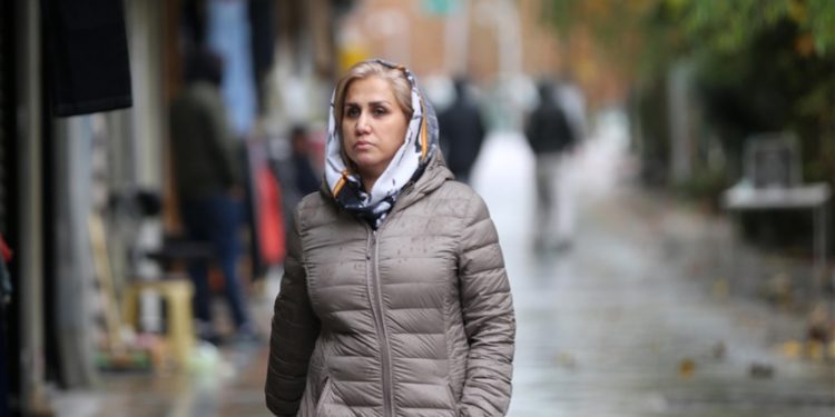 İranlı milletvekili: Başörtüsüne uymamanın cezasını artıracağız