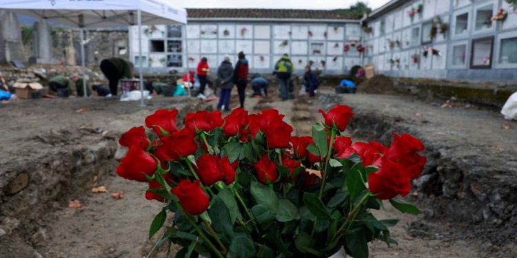 İspanya, Franco diktatörlüğüyle yüzleşiyor: 53  Cumhuriyetçinin cesedi toplu mezardan çıkarıldı