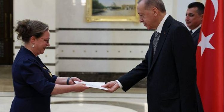 İsrail Büyükelçisi Lillian, Erdoğan'a güven mektubu sundu