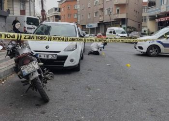İstanbul'da silahlı saldırı: Aracında vuruldu!