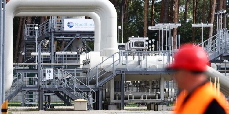 İsveç hükümeti vatandaşlarını uyardı: Pilli radyo, fener ve hazır yiyecek bulundurun