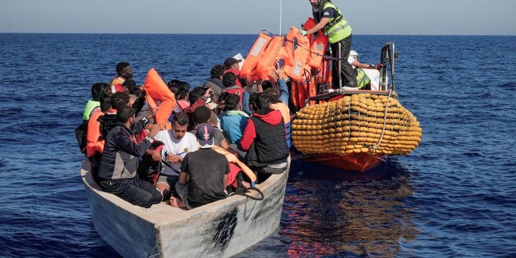 İtalya'da aşırı sağcı hükümetten göçmenlere yardım eden STK'lere yeni yaptırımlar
