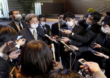 Japonya'da kabine dikiş tutmuyor: Dördüncü bakan istifası