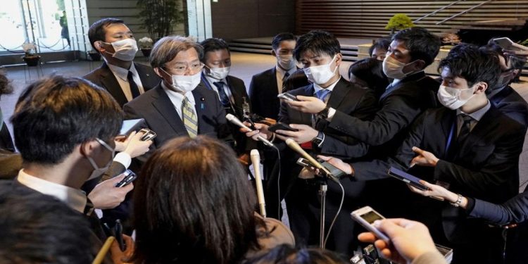 Japonya'da kabine dikiş tutmuyor: Dördüncü bakan istifası