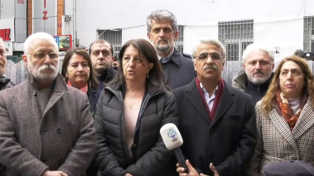 Kadıköy'de açıklama yapan HDP'li Buldan: Bu tokat Roboski halkına da atıldı