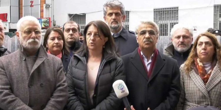 Kadıköy'de açıklama yapan HDP'li Buldan: Bu tokat Roboski halkına da atıldı