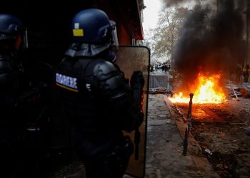 Kalın ve Akar'dan, Paris saldırısı için Fransa'ya PKK tepkisi