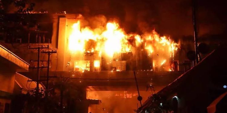 Kamboçya'da otel yangını: 25 ölü