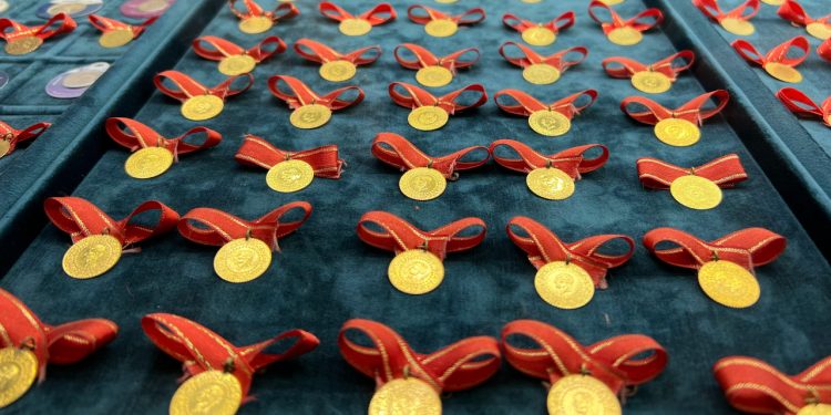 Kapalıçarşı esnafı rakam verdi, gram altın tahmininde bulundu: Yükseliş olacak mı?