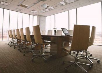 TOBB verilerine göre bu yılın ilk 11 ayında 18 bin 601 şirket kapandı. Geçen yılın aynı dönemine göre artış ise yüzde 49,8.