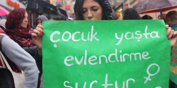 Karın ağrısıyla doktora giden 13 yaşındaki çocuk hamile çıktı