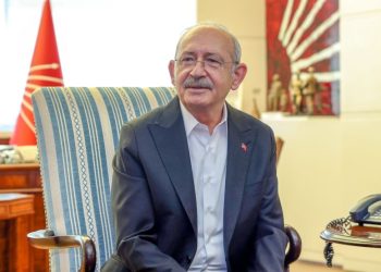 CHP Genel Başaknı Kemal Kılıçdaroğlu, istifa ettikten sonra CHP’yi hedef alan ve AKP’ye yakın medyada boy gösteren Deniz Baykal’ın kızı Aslı Baykal hakkında, “Tek cümle, ciddiye almıyoruz” dedi.