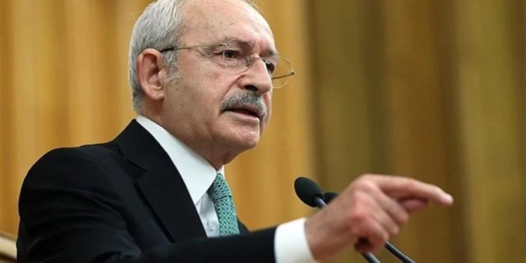 Kılıçdaroğlu: Korkak Saraya karşı, biz yine dimdik duracağız