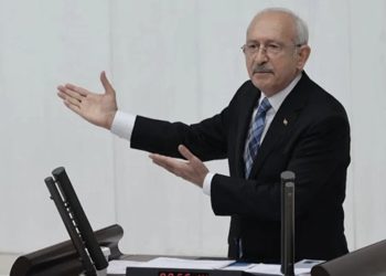 Kılıçdaroğlu: Şampiyonlar Ligi takımı karşısında gözleri ışıldayan fotoromanlar var