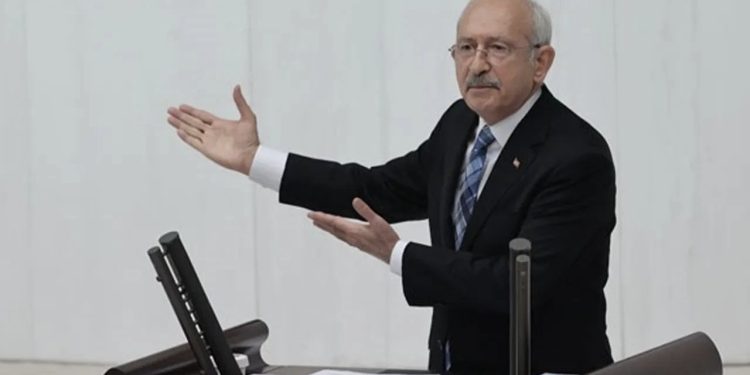 Kılıçdaroğlu: Şampiyonlar Ligi takımı karşısında gözleri ışıldayan fotoromanlar var