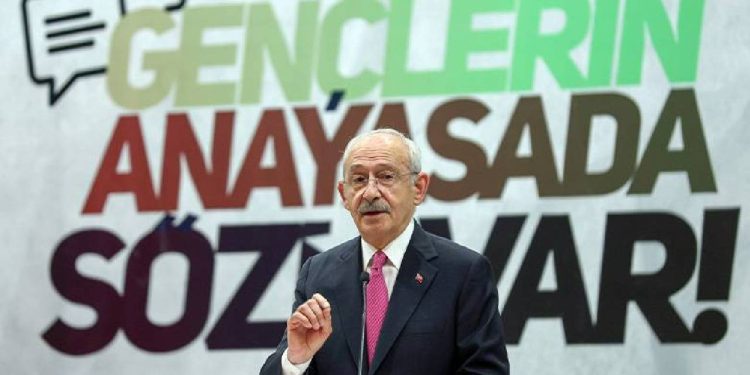 Kılıçdaroğlu, genç hukukçulara seslendi: İkinci Yüzyıla Çağrı Beyannamemizi hepinizin ezberlemesini isterim