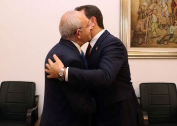 Kılıçdaroğlu ve İmamoğlu’ndan sarılma fotoğrafı