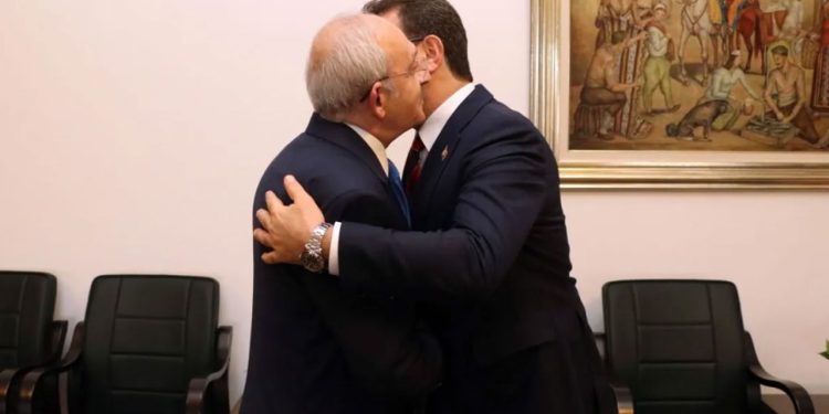 Kılıçdaroğlu ve İmamoğlu’ndan sarılma fotoğrafı