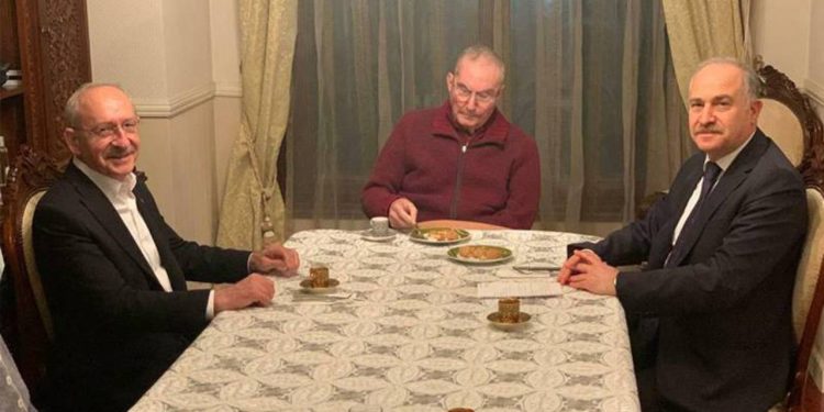 Kılıçdaroğlu'ndan Deniz Baykal'a ziyaret