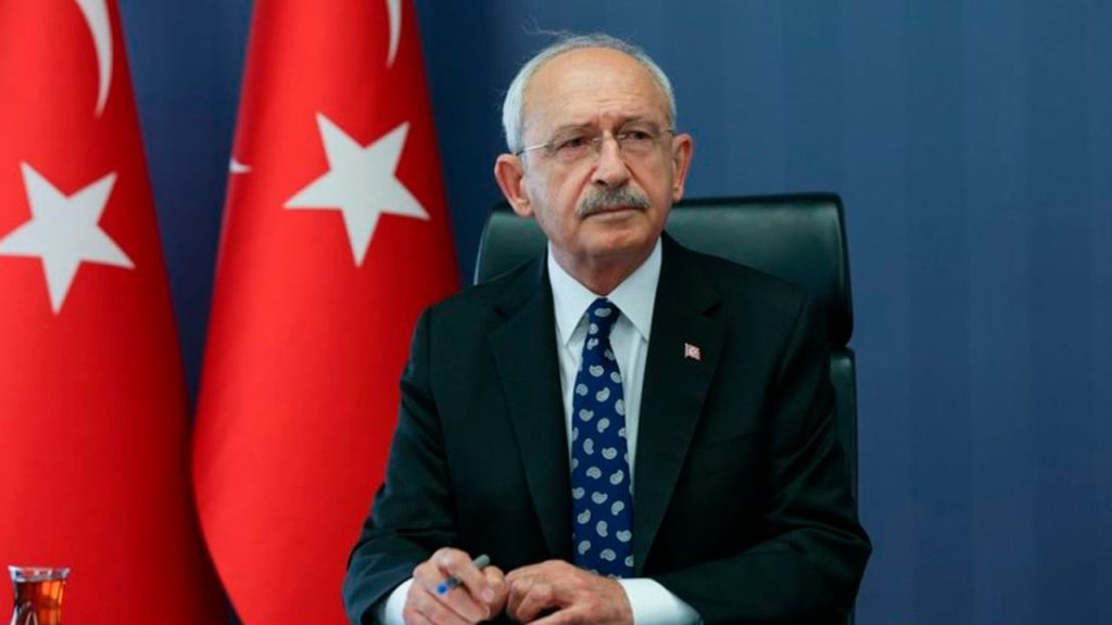 Kılıçdaroğlu'ndan yeni yıl mesajı: Saraydaki adam ne dediysem yapıyor, loading