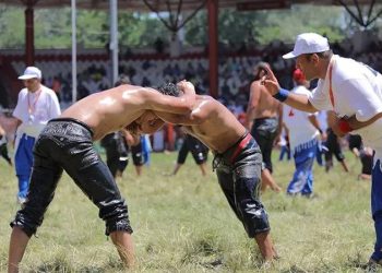 Kırkpınar'da başpehlivanlık ödülü 1 milyon liraya yükseltildi