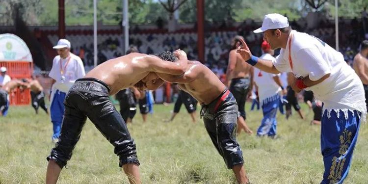 Kırkpınar'da başpehlivanlık ödülü 1 milyon liraya yükseltildi