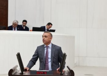 Koç: Savaşın sürdürülmesi için komplolar yaratılıyor