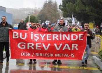 Kocaeli'de metal işçileri yasağa rağmen greve çıktı