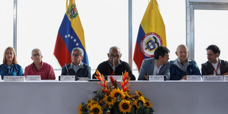 Kolombiya'da ELN ile hükümet arasındaki barış müzakerelerinde ilk uzlaşı