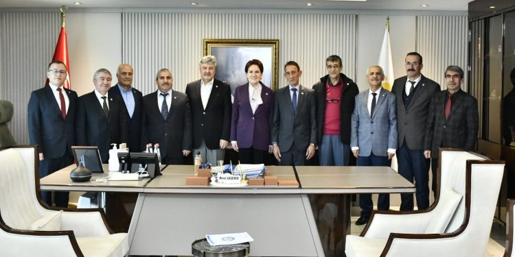 'Konya transferleri': MHP'li eski başkan ve dört BBP’li İYİ Parti'ye geçti