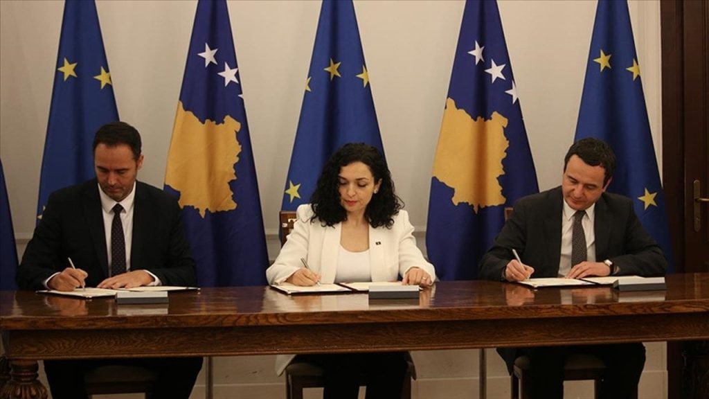 Kosova, AB'ye üyelik başvurusunu imzaladı