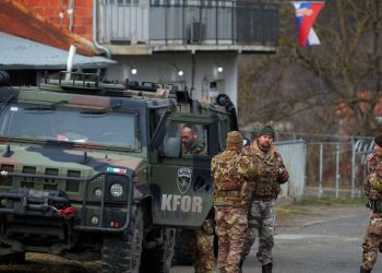 Kosova'dan gerginliği düşürme adımı: Kosovalı Sırp polis ev hapsine gönderildi