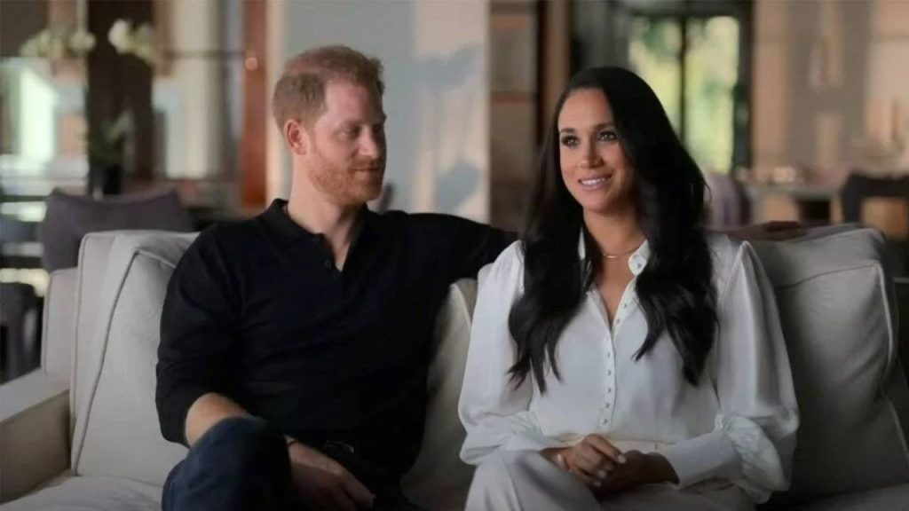 Kral Charles Prens Harry ve Meghan Markle'ı taç giyme törenine çağıracak