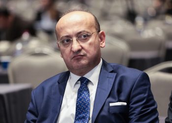 Kulis: AKP’li Yalçın Akdoğan HDP grubundan çıkarken görüldü
