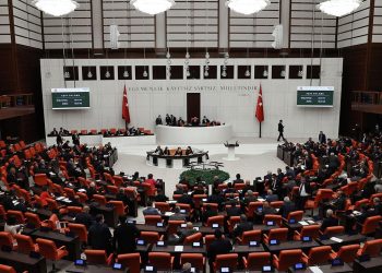 Kulislerde konuşulanlar ortaya çıktı: AKP'li vekiller Genel Kurul'a neden gelmiyor?
