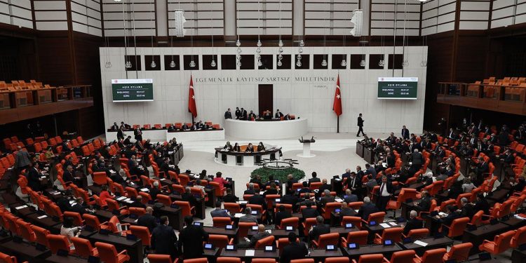 Kulislerde konuşulanlar ortaya çıktı: AKP'li vekiller Genel Kurul'a neden gelmiyor?