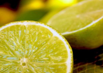 Limonun en değerli yerini çöpe atmışız.. Meğer en faydalı yeriymiş