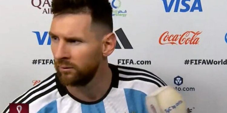 Lionel Messi’den Weghorst’a: ‘Ne bakıyorsun aptal’