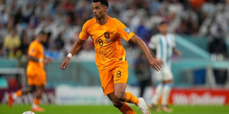 Dünya Kupası’nda üç gol atarak Hollanda’nın çeyrek finale yükselmesinde önemli rol oynayan Cody Gakpo, İngiltere Premier Ligi takımlarından Liverpool’a transfer oldu.