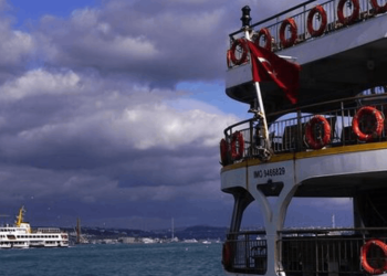 Lodos deniz trafiğini vurdu: İzmir, İstanbul ve Bursa'dan sefer kararları