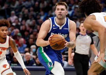 Luka Doncic'ten tarihi performans