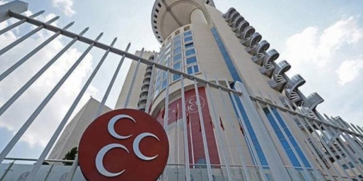 MHP'den BİM İcra Kurulu Üyesi Aykaç'a: Ahlaksız ve edepsiz hortumcu