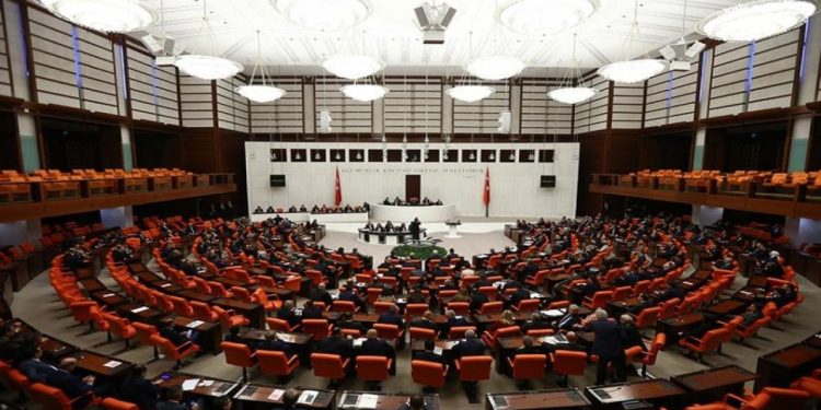 MHP'li Bülbül'ün asgari ücret yorumu Meclis'te tepki çekti
