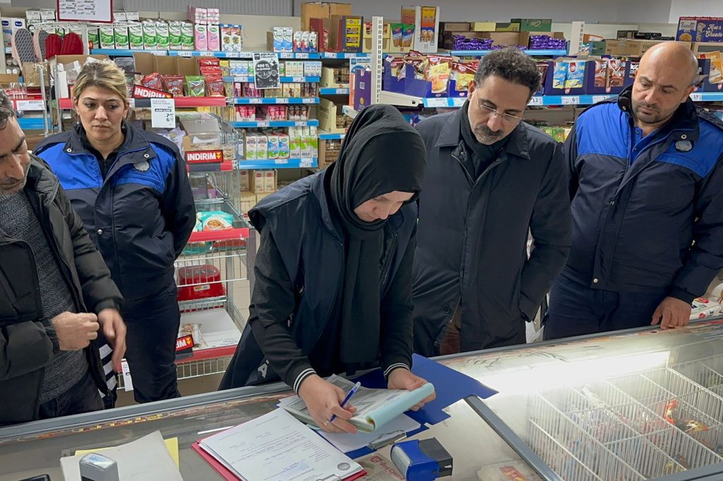 MHP’li başkandan zincir market açıklaması: Kapanmaları gerekiyorsa kapanacak