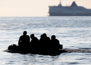 Manş Denizi'nde bot alabora oldu: Dört göçmen öldü