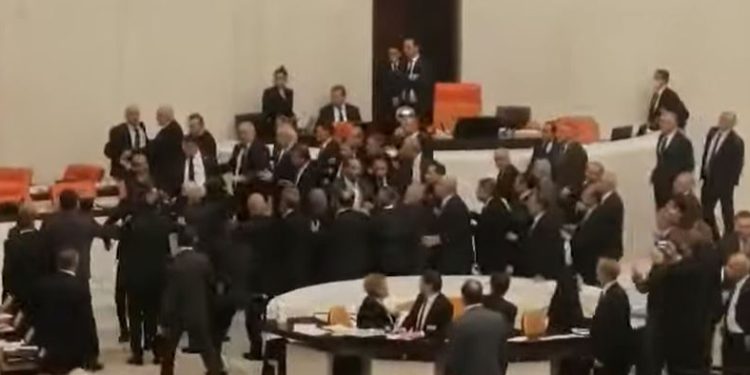 Meclis’te kavga: Başı yarılan İyi Parti’li Örs yoğun bakıma alındı