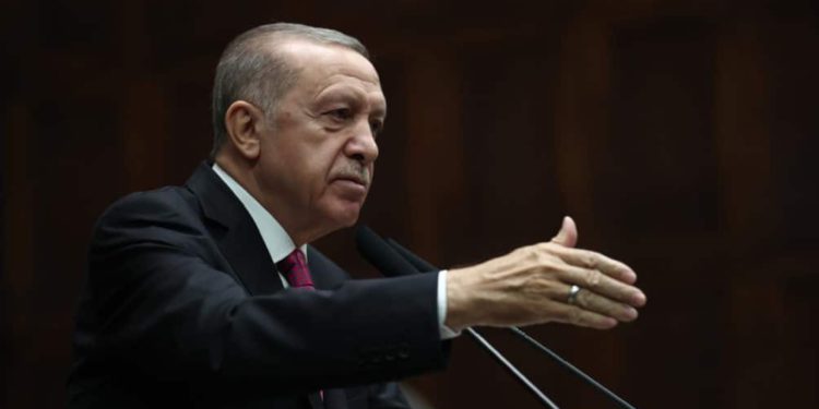 MetroPOLL anketi: Erdoğan'ın görev onayı düştü