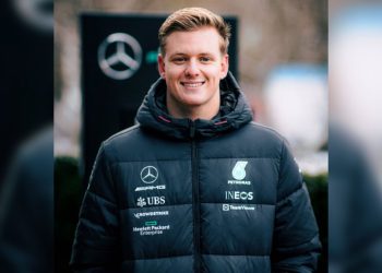 Mick Schumacher, Mercedes'e katıldı