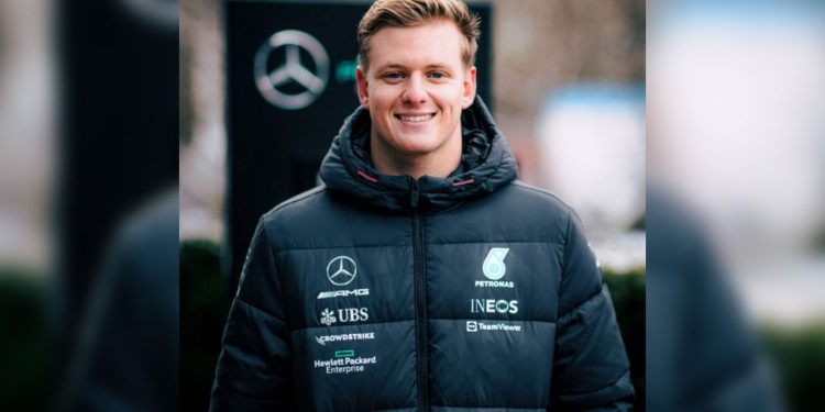 Mick Schumacher, Mercedes'e katıldı